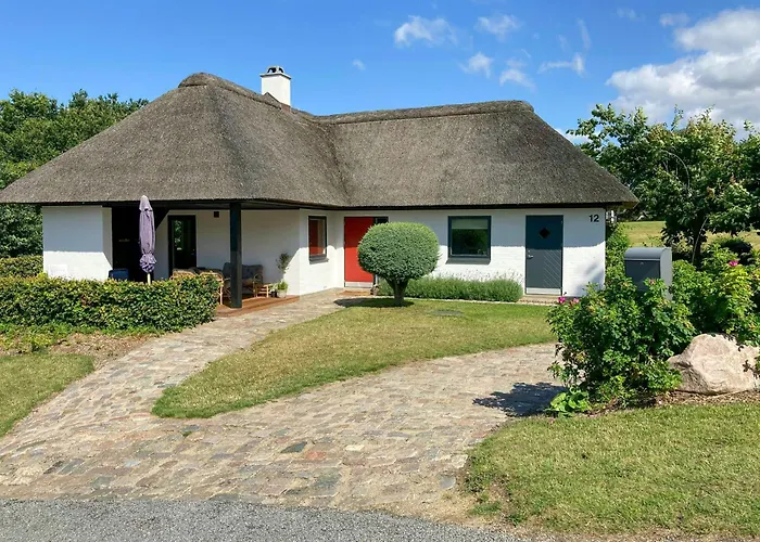 Thatched With Sea Views In Baring Ege Vakantiehuis Asperup